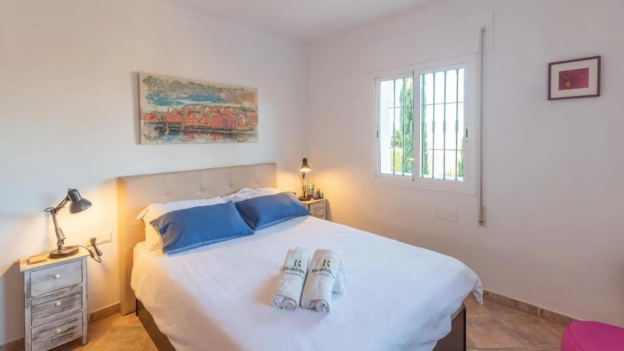 Vakantiehuis Villa El Arco Iris De La Montana Sayalonga By Ruralidays Spanje