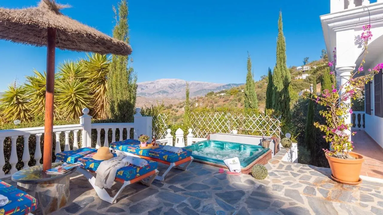 Vakantiehuis Villa El Arco Iris De La Montana Sayalonga By Ruralidays