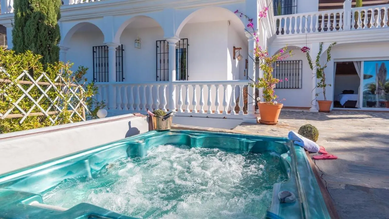 Vakantiehuis Villa El Arco Iris De La Montana Sayalonga By Ruralidays